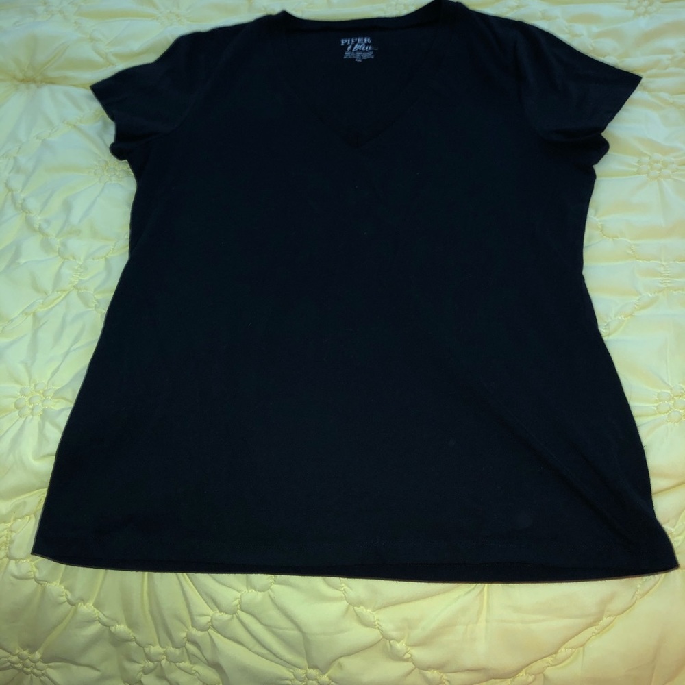 Black vneck short sleeve shirt